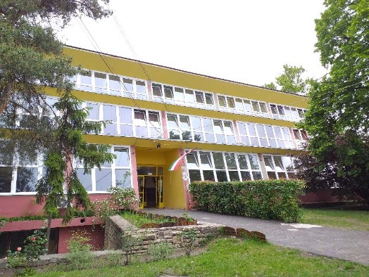 iskola kostolgato